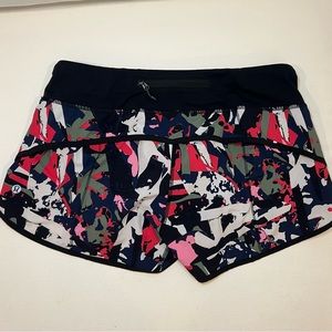 Lululemon Athletica Size 6 Speed Up Low-Rise Lined Short 2.5” inseam.